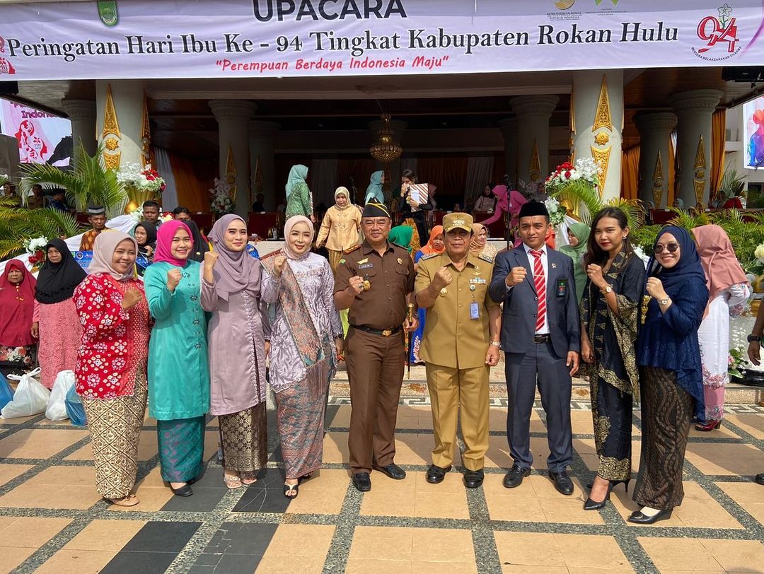 Upacara Peringatan Hari Ibu Ke-94 Tingkat Kabupaten Rokan Hulu Tahun 2022